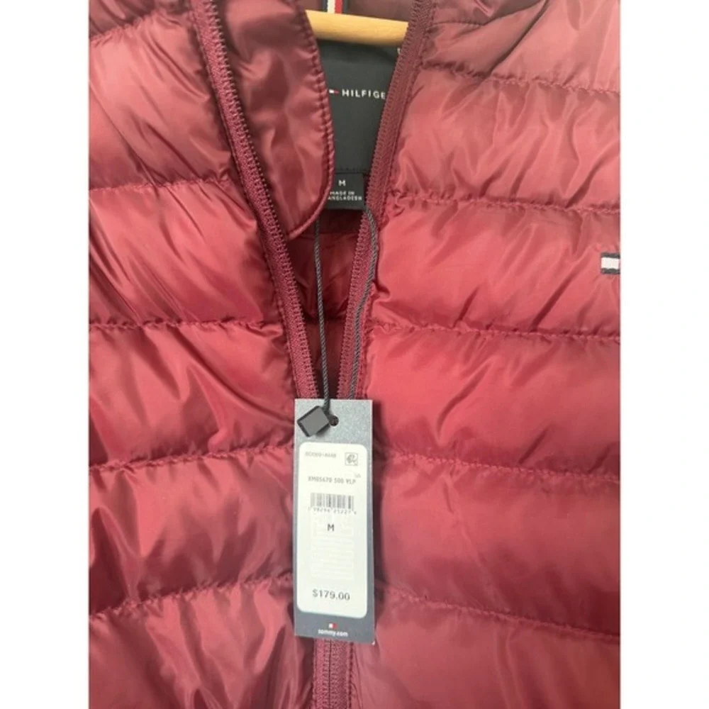 Tommy Hilfiger Men's/Unisex Red Puffer Coat – Size Medium – NWT - Picture 3 of 5